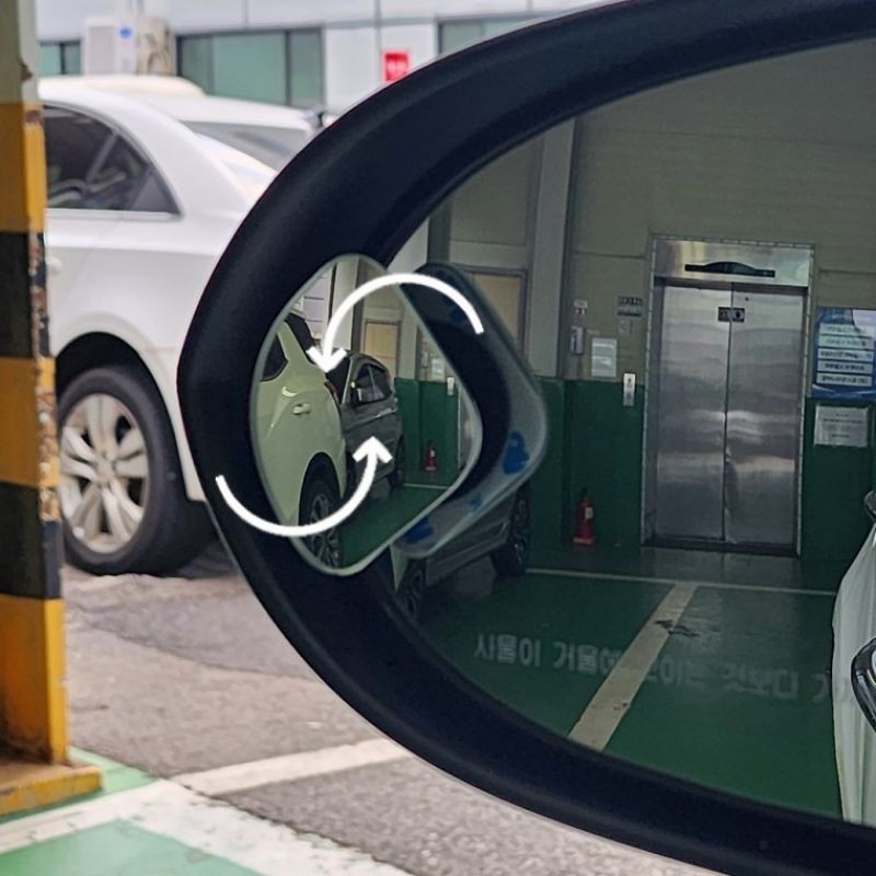 차량보조거울 각도조절 사이드미러 사각지대 보조거울 부채꼴 보조거울 이미지